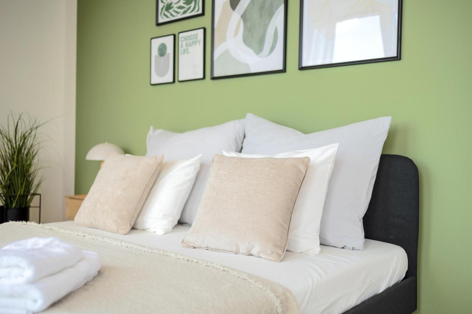 Bright 2Br - 8Th Floor, Balcony, Free Parking - By Gravity Prague Apartment Exterior photo