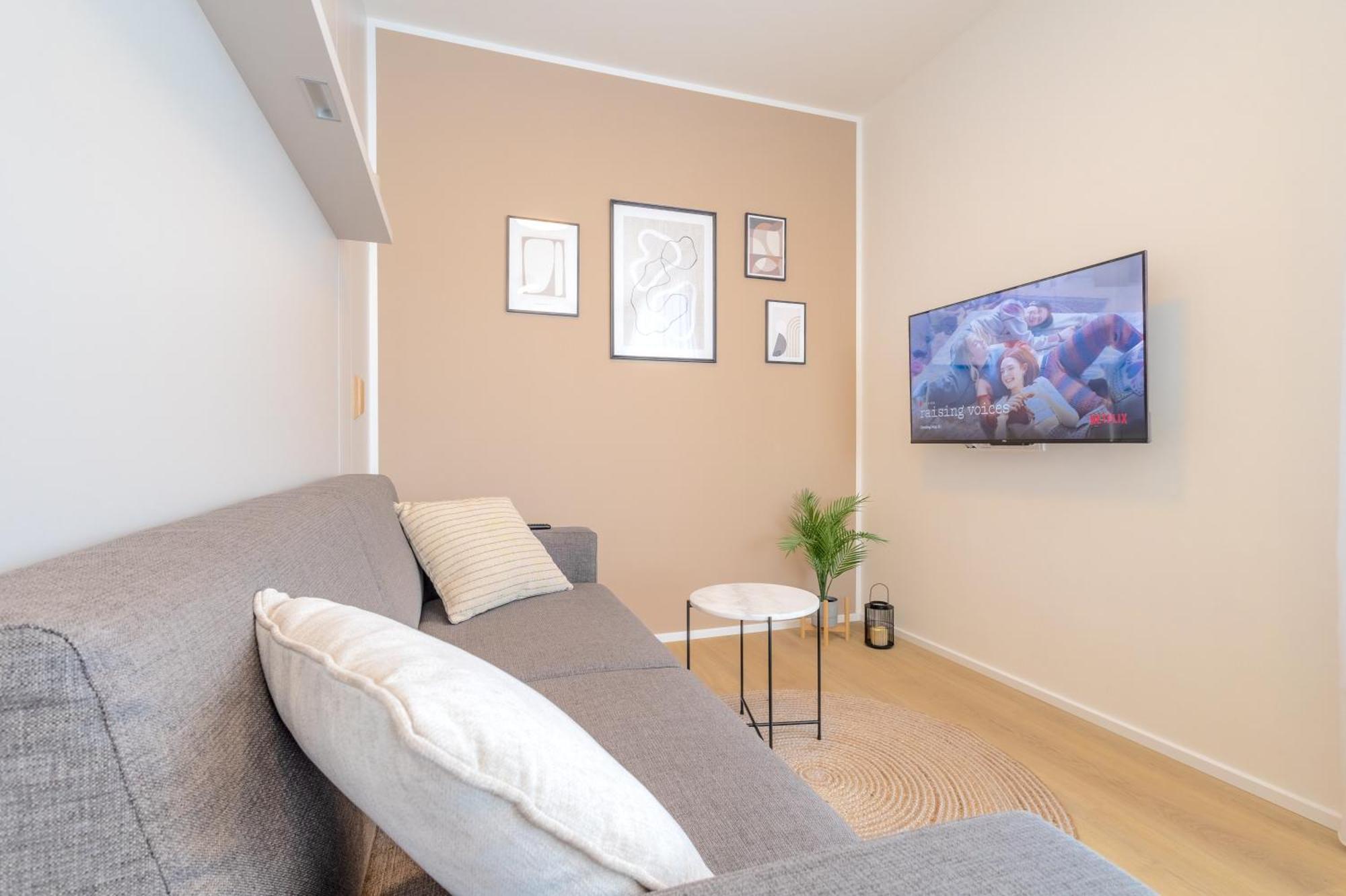 Bright 2Br - 8Th Floor, Balcony, Free Parking - By Gravity Prague Apartment Exterior photo