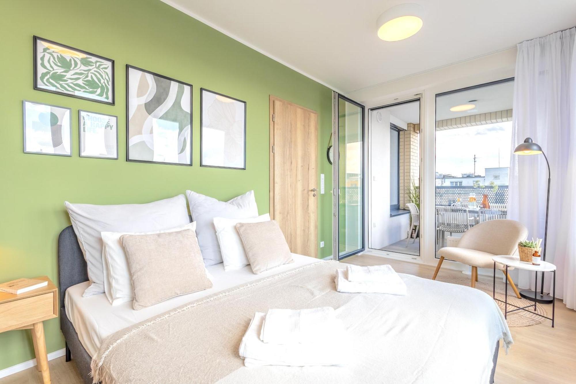 Bright 2Br - 8Th Floor, Balcony, Free Parking - By Gravity Prague Apartment Exterior photo