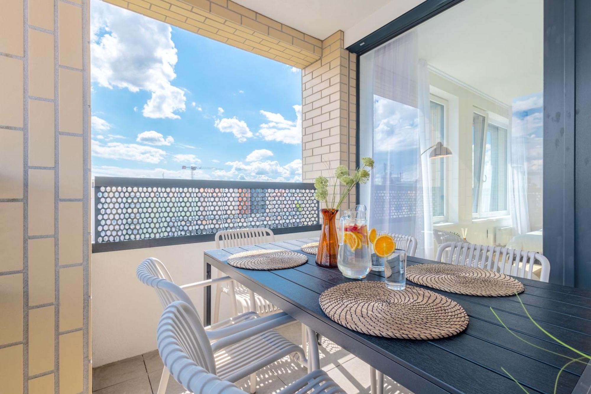 Bright 2Br - 8Th Floor, Balcony, Free Parking - By Gravity Prague Apartment Exterior photo